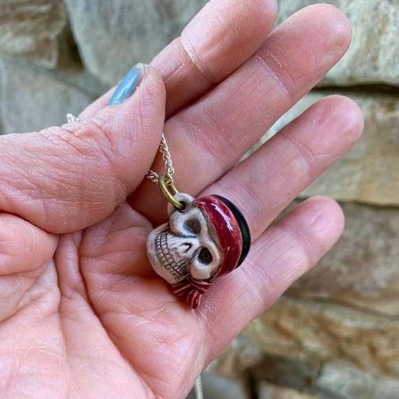 Pirate Skull Pendent - Picture 3 of 6
